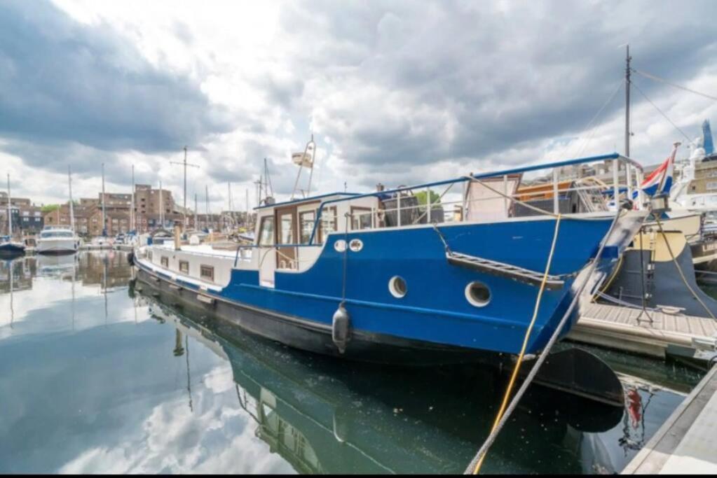 Historic Dutch Barge, Idyllic Location Hotel London Eksteriør billede