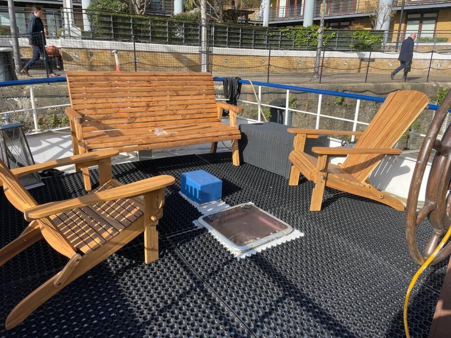 Historic Dutch Barge, Idyllic Location Hotel London Eksteriør billede